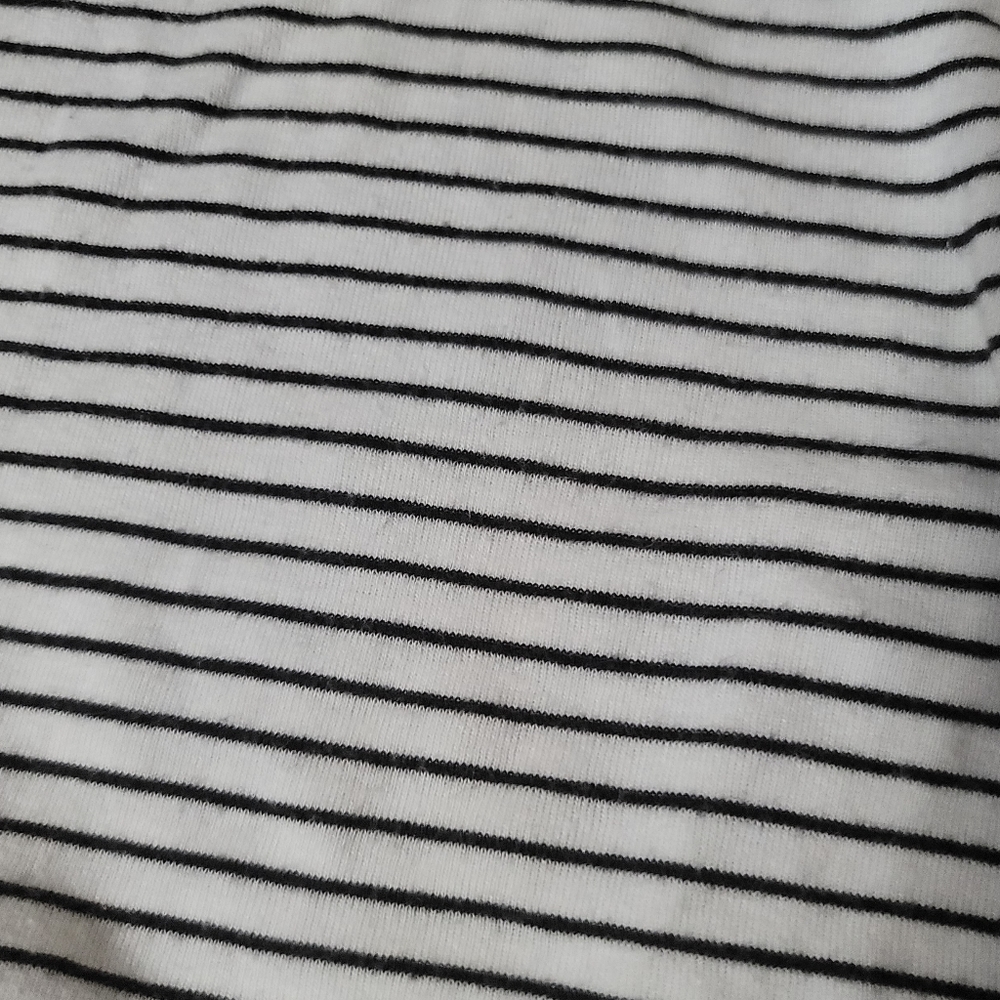 Gap top size small - Picture 2 of 4